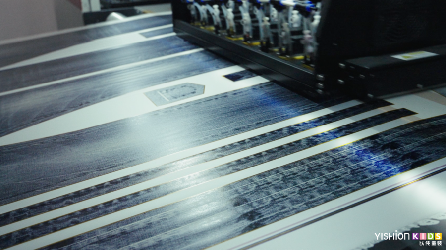 告别家长穿衣焦虑！以纯抗菌羽绒 + 牛仔承包孩子四季健康